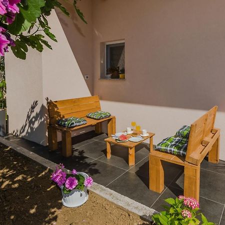 Lovely Apartment M&K In Peaceful Area - Zadar Buitenkant foto