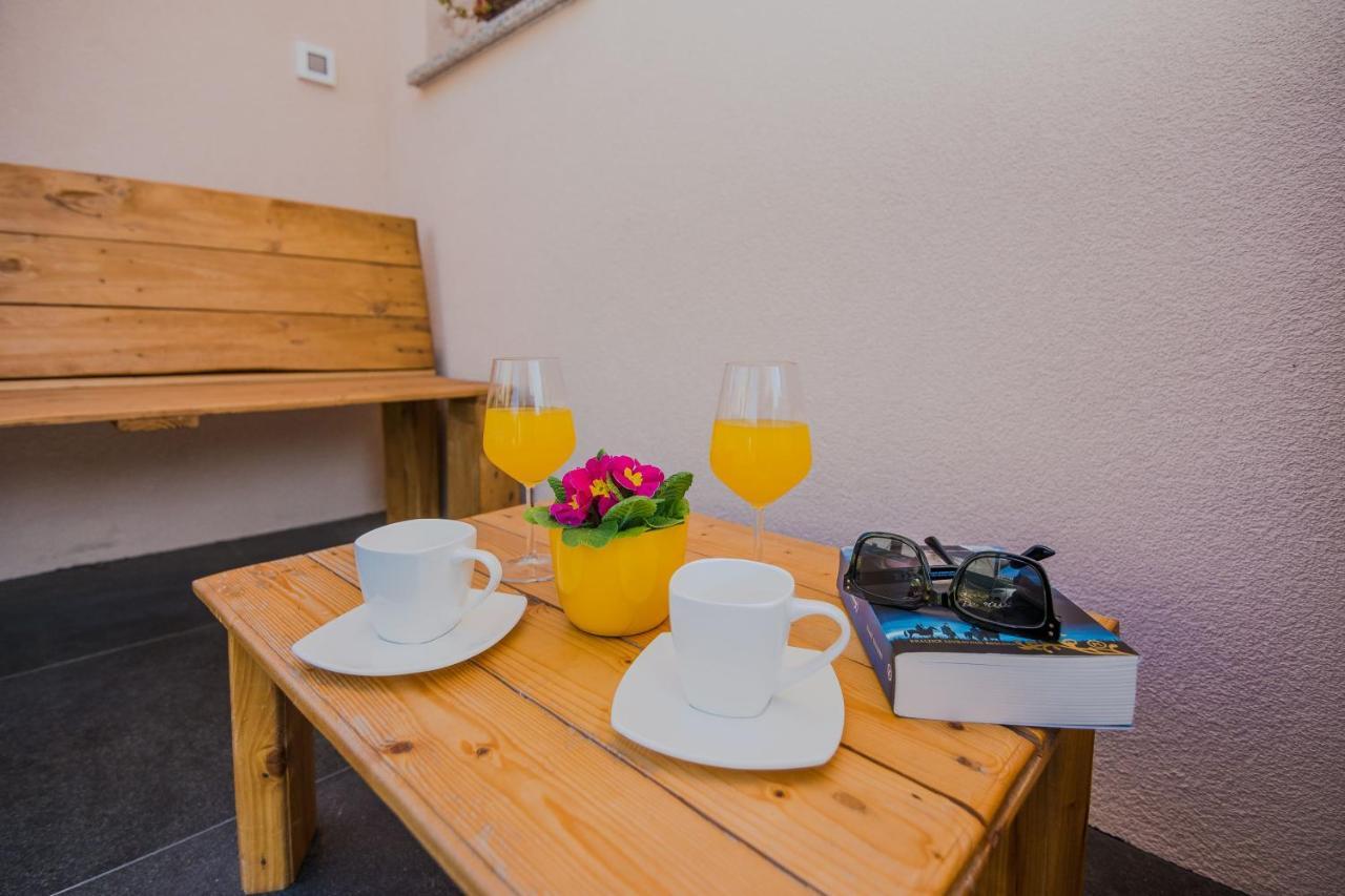 Lovely Apartment M&K In Peaceful Area - Zadar Buitenkant foto