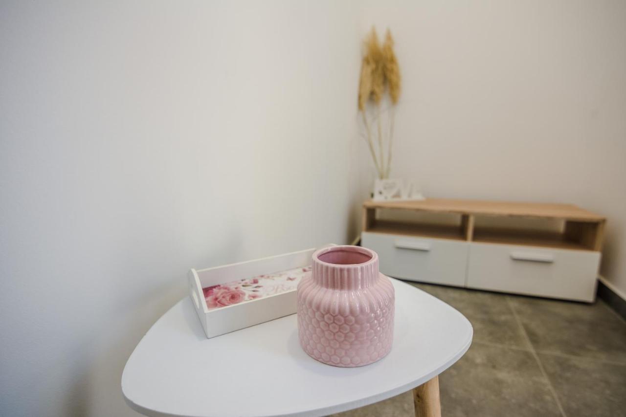 Lovely Apartment M&K In Peaceful Area - Zadar Buitenkant foto