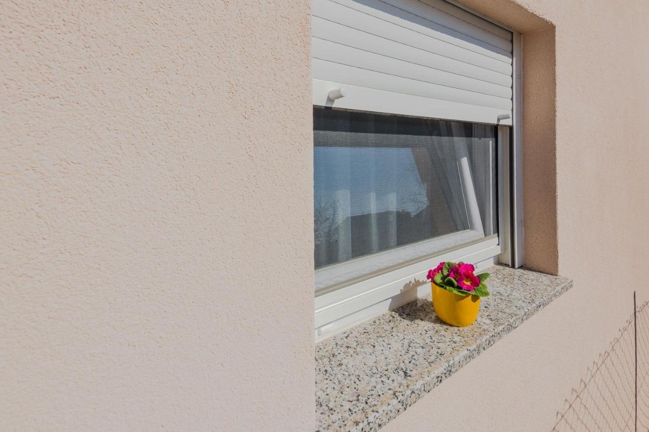 Lovely Apartment M&K In Peaceful Area - Zadar Buitenkant foto