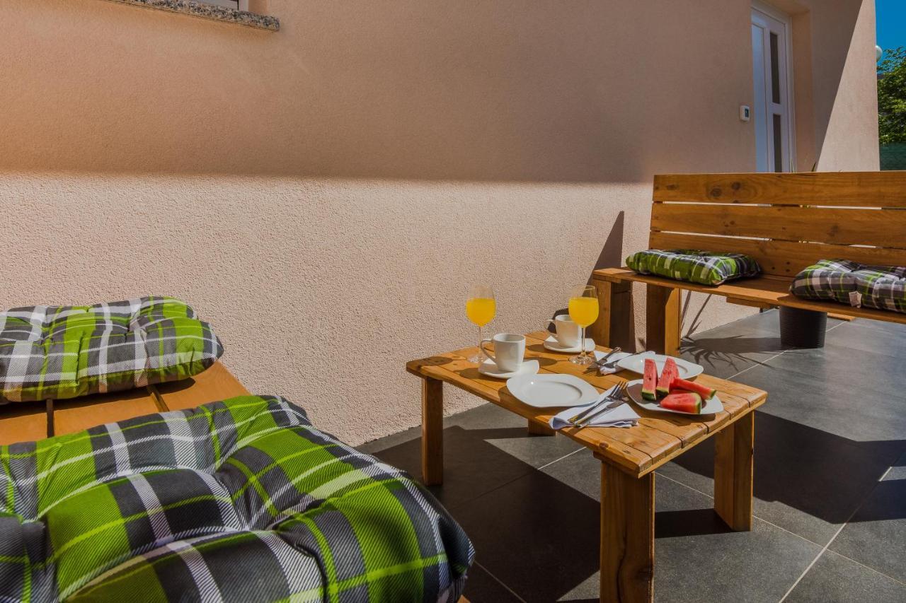 Lovely Apartment M&K In Peaceful Area - Zadar Buitenkant foto